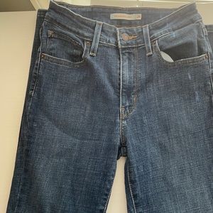 Levis Dark Wash High Rise Skinny Jeans